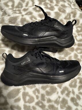 Nike Men’s Black Breathable Running Sneakers